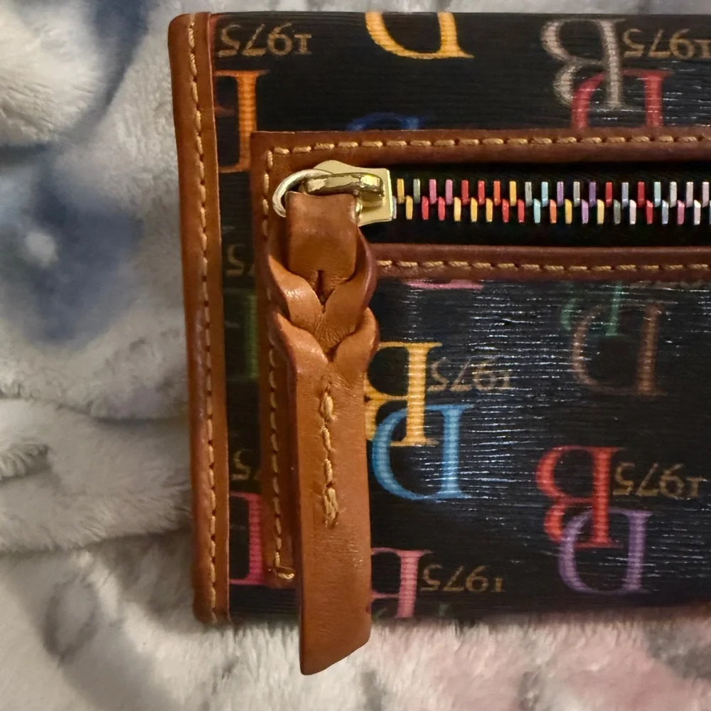 Dooney & Bourke DB75 multi-color slim wallet EUC - Picture 14 of 16